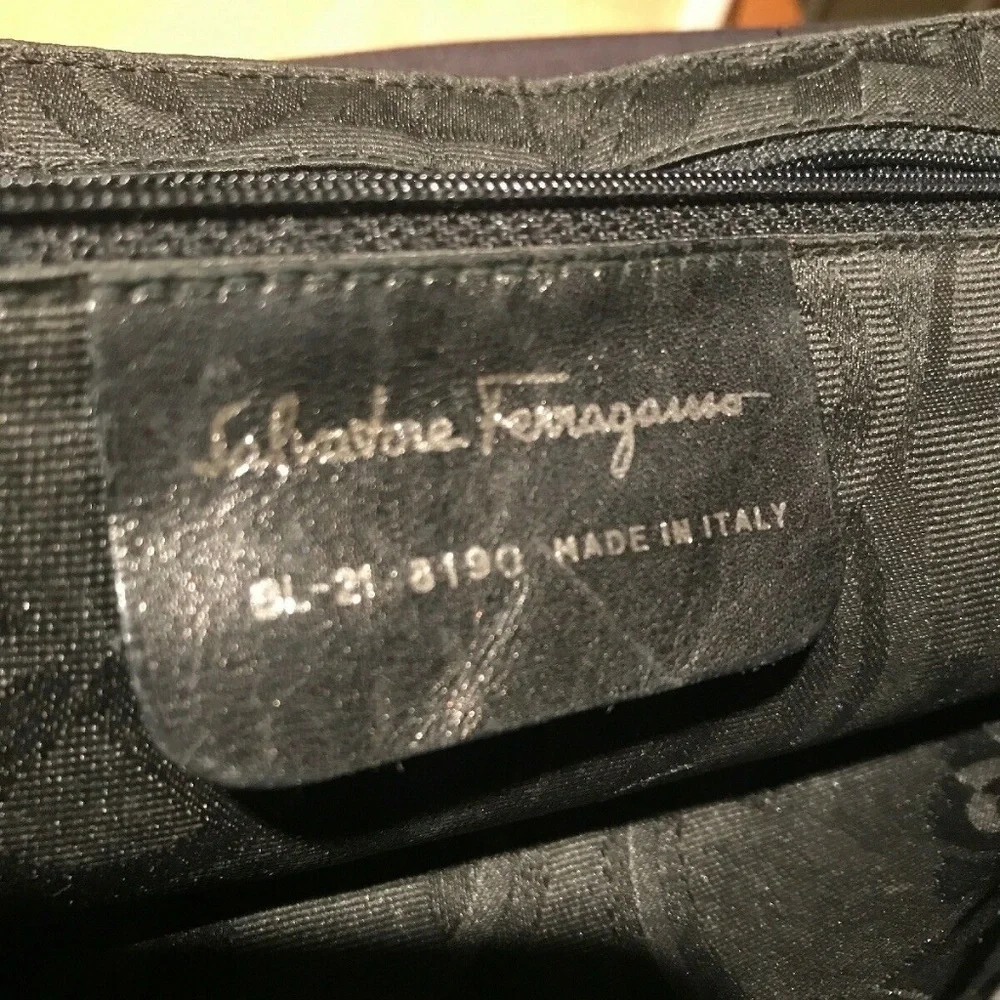Salvatore Ferragamo Vara Black Shoulder Bag